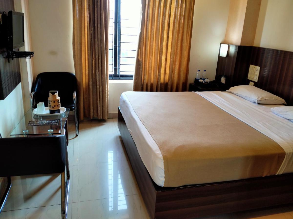 Hotel Green Park Suites Manipal Exterior foto